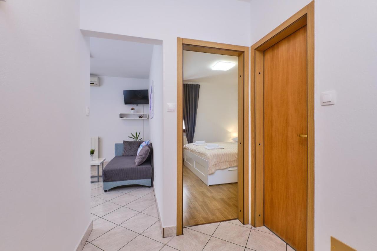 מאלי לוסיניי Apartment Budinic מראה חיצוני תמונה
