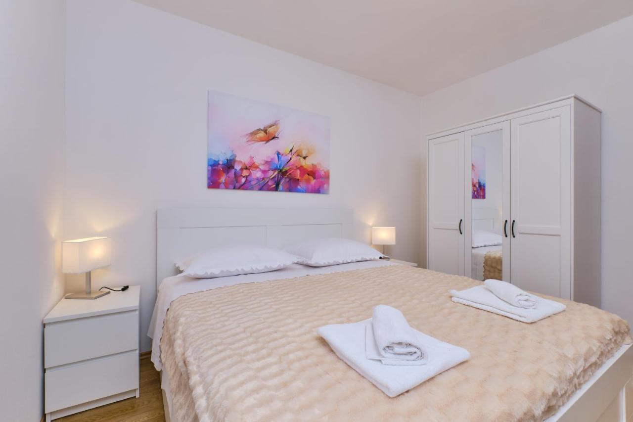 מאלי לוסיניי Apartment Budinic מראה חיצוני תמונה