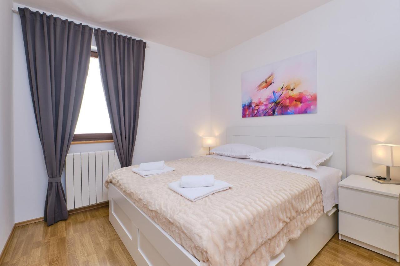 מאלי לוסיניי Apartment Budinic מראה חיצוני תמונה