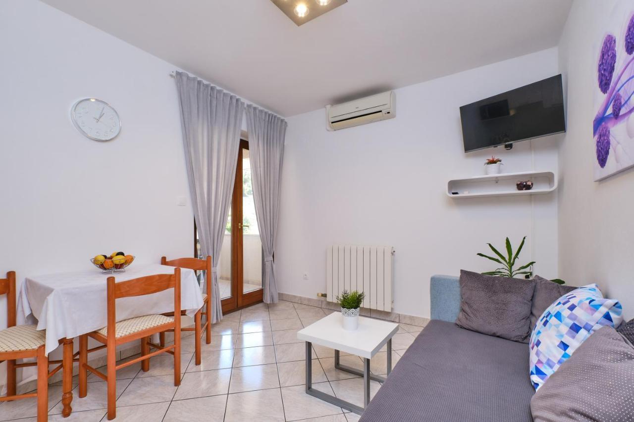 מאלי לוסיניי Apartment Budinic מראה חיצוני תמונה