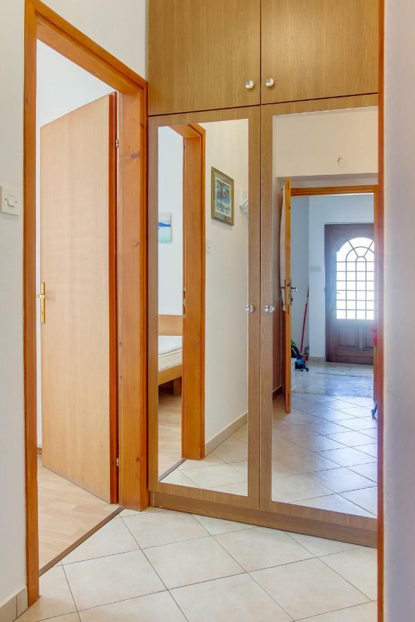 מאלי לוסיניי Apartment Budinic מראה חיצוני תמונה