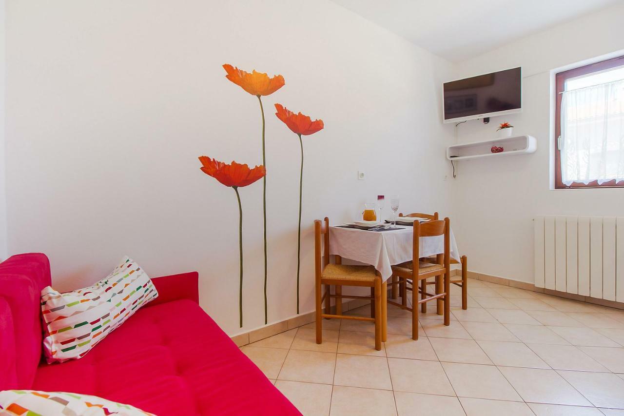 מאלי לוסיניי Apartment Budinic מראה חיצוני תמונה