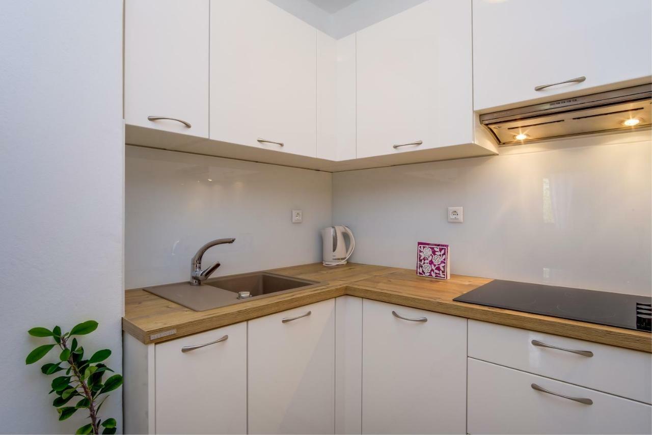 מאלי לוסיניי Apartment Budinic מראה חיצוני תמונה