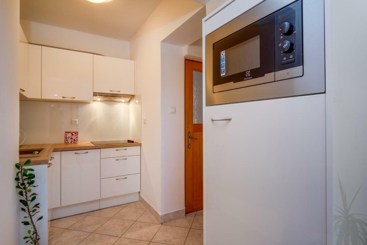 מאלי לוסיניי Apartment Budinic מראה חיצוני תמונה