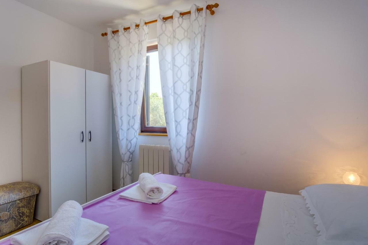 מאלי לוסיניי Apartment Budinic מראה חיצוני תמונה