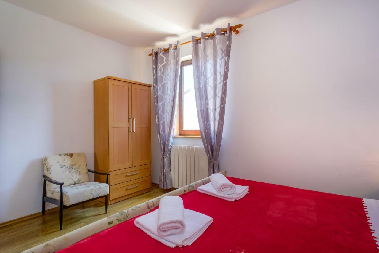 מאלי לוסיניי Apartment Budinic מראה חיצוני תמונה